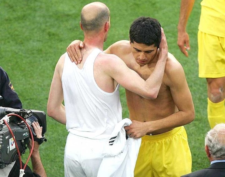 cómo se dio el intercambio de camisetas en el fútbol Zidane y Riquelme