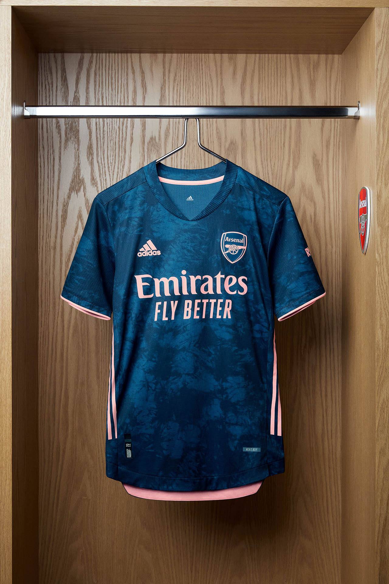 El frente de la nueva capa de los Gunners. camiseta arsenal frontal 3