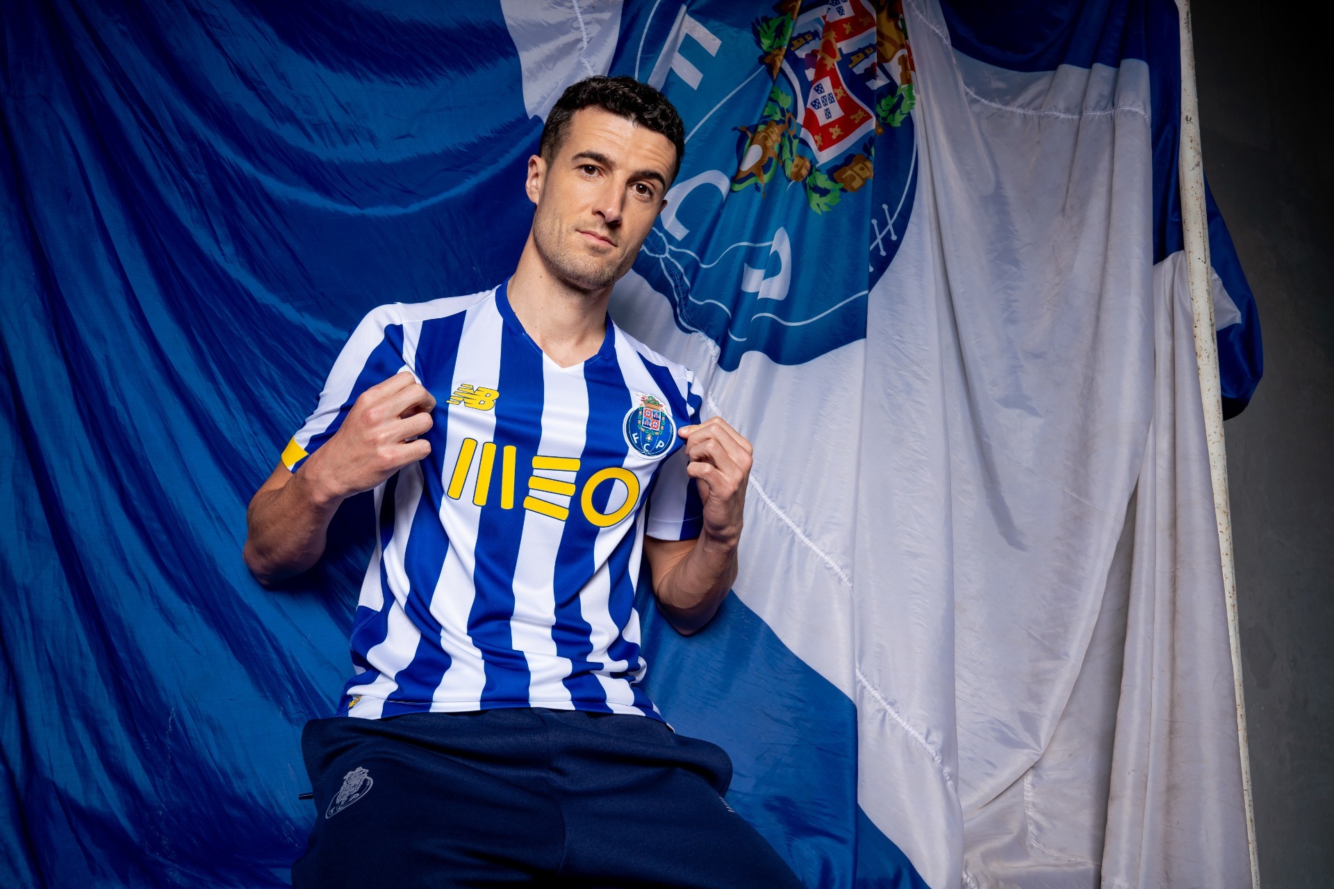 El Porto optó por colores vivos para su camiseta nuevas camisetas del equipo Porto