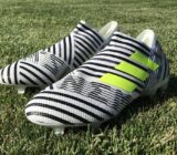 Entiende la diferencia entre las botas de fútbol FG y SG para el campo