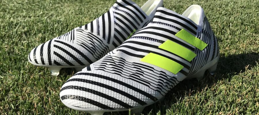 Entiende la diferencia entre las botas de fútbol FG y SG para el campo