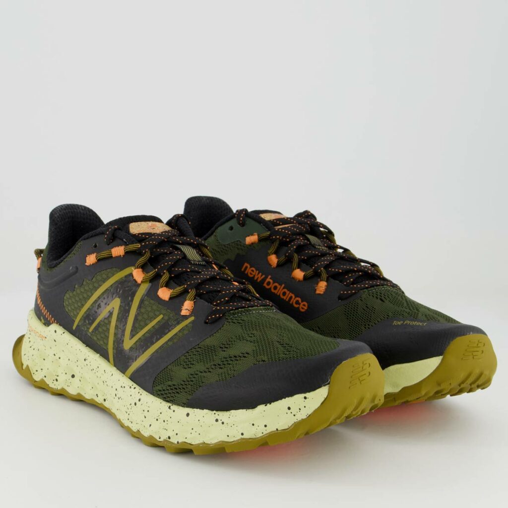 Zapatillas de trail y trekking - FutFanatics